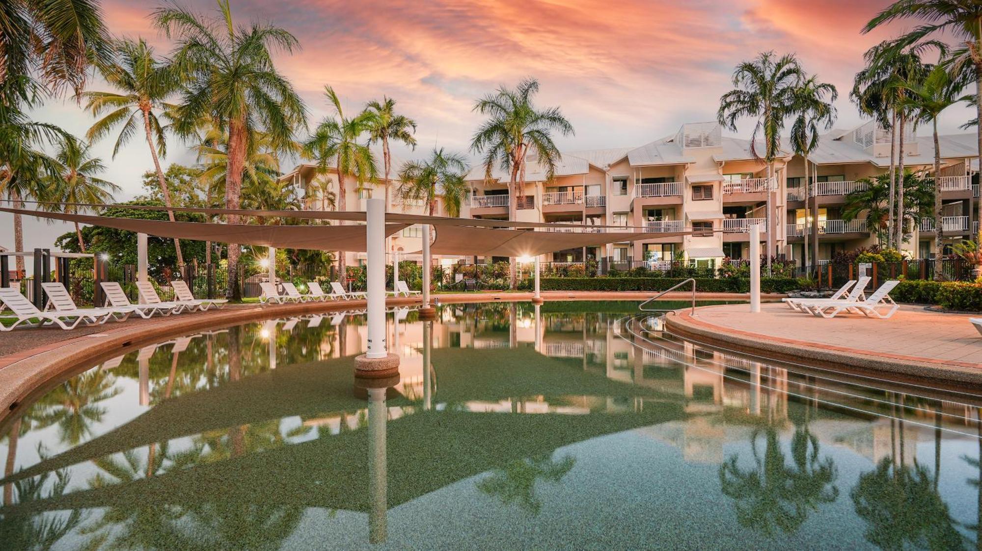 Coral Sands Beachfront Resort Trinity Beach Exterior foto