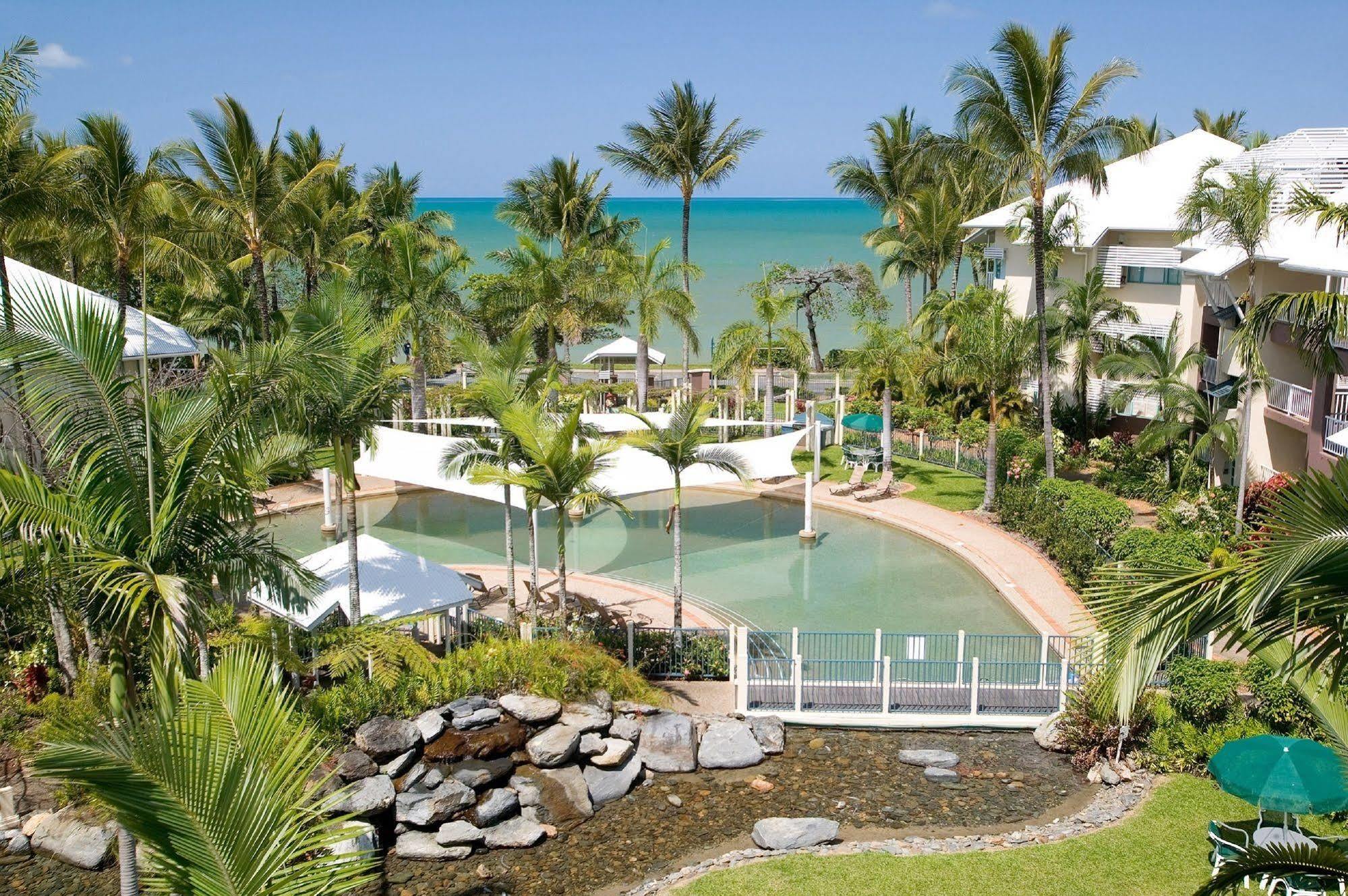 Coral Sands Beachfront Resort Trinity Beach Exterior foto